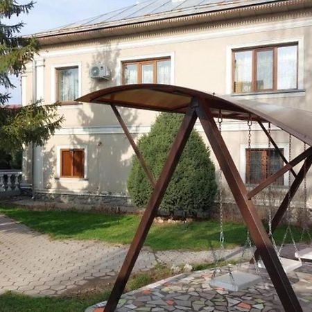Room Hostel Dostyk Алма Ата Екстериор снимка