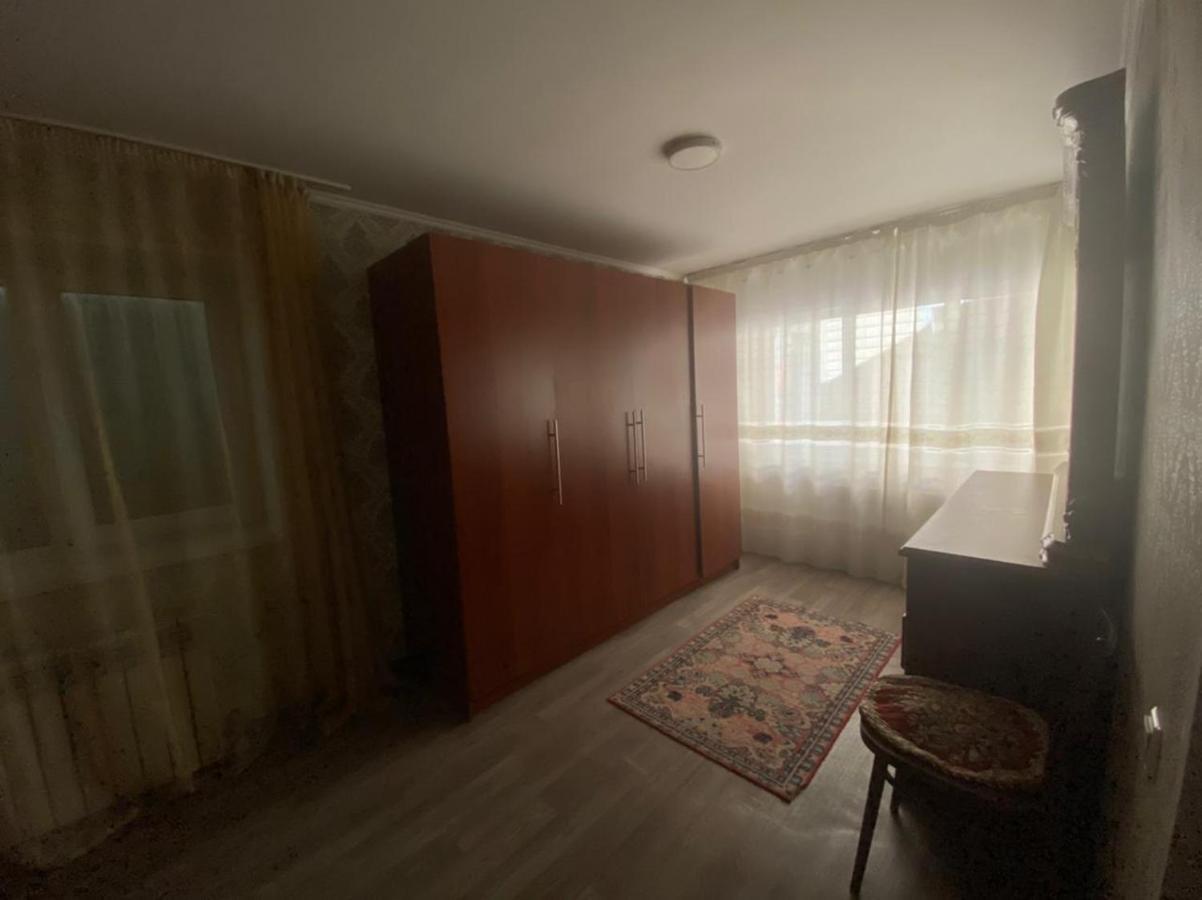 Room Hostel Dostyk Алма Ата Екстериор снимка