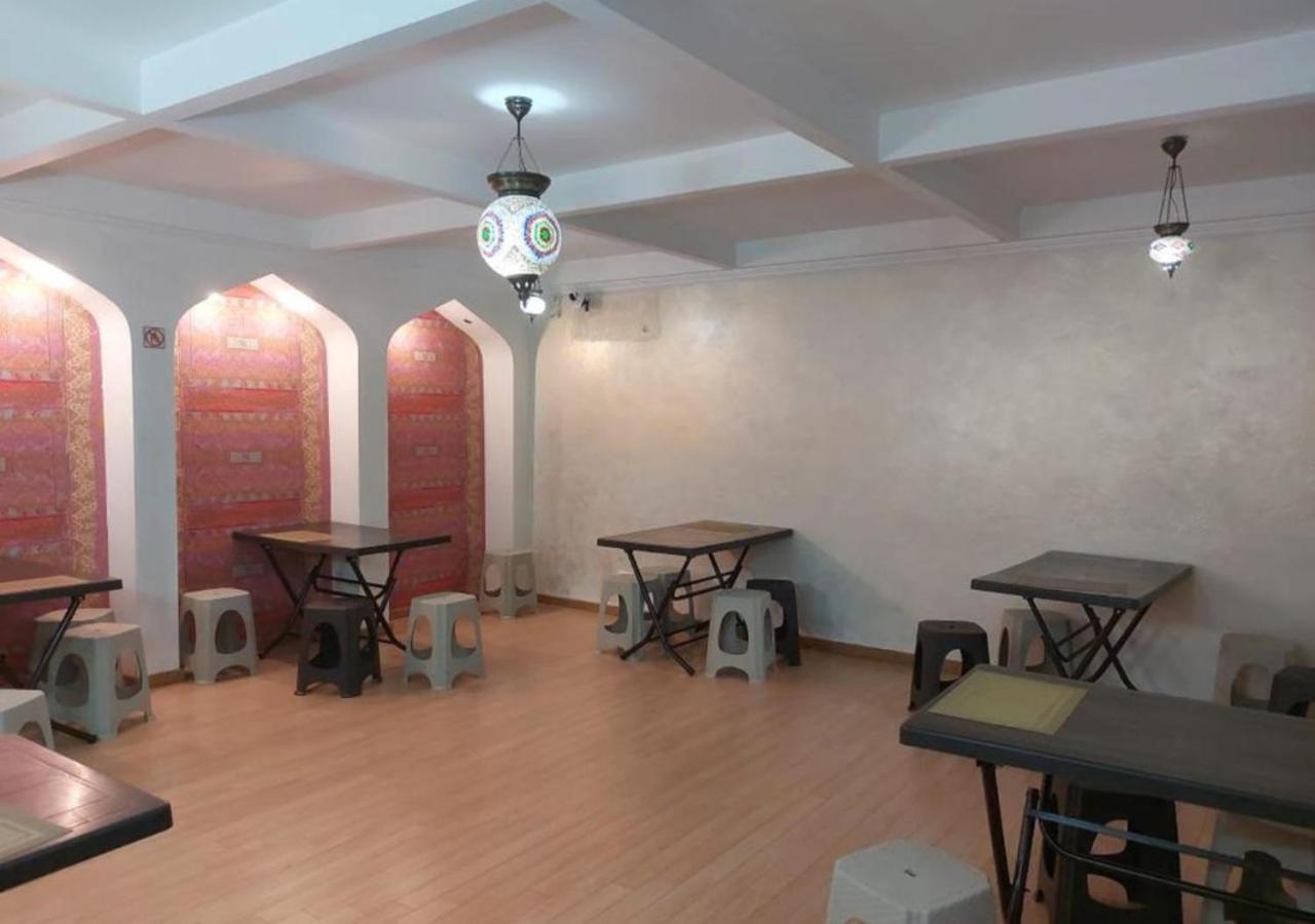 Room Hostel Dostyk Алма Ата Екстериор снимка