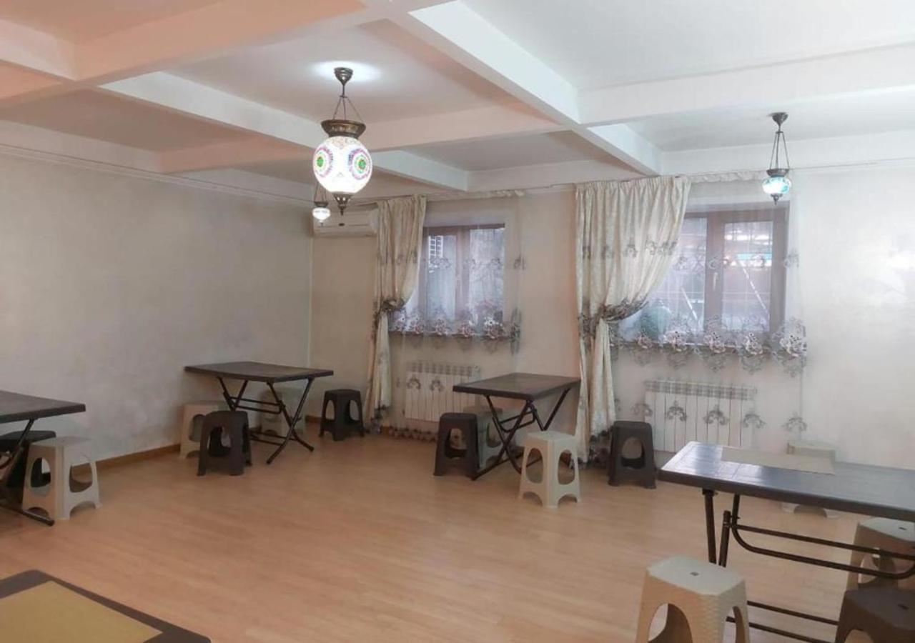 Room Hostel Dostyk Алма Ата Екстериор снимка